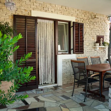Pavle- With Hot Tub, 200m From The *