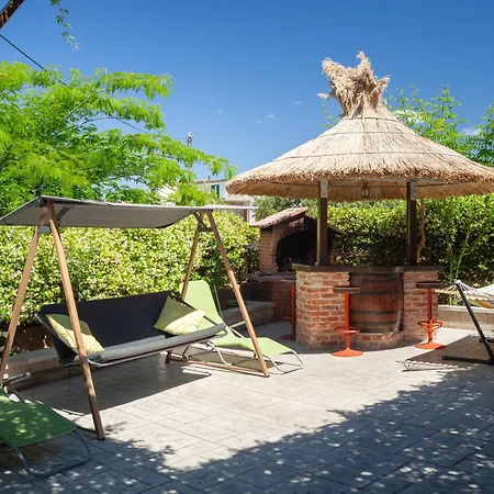 Σπίτι διακοπών Pavle- With Hot Tub, 200m From The *